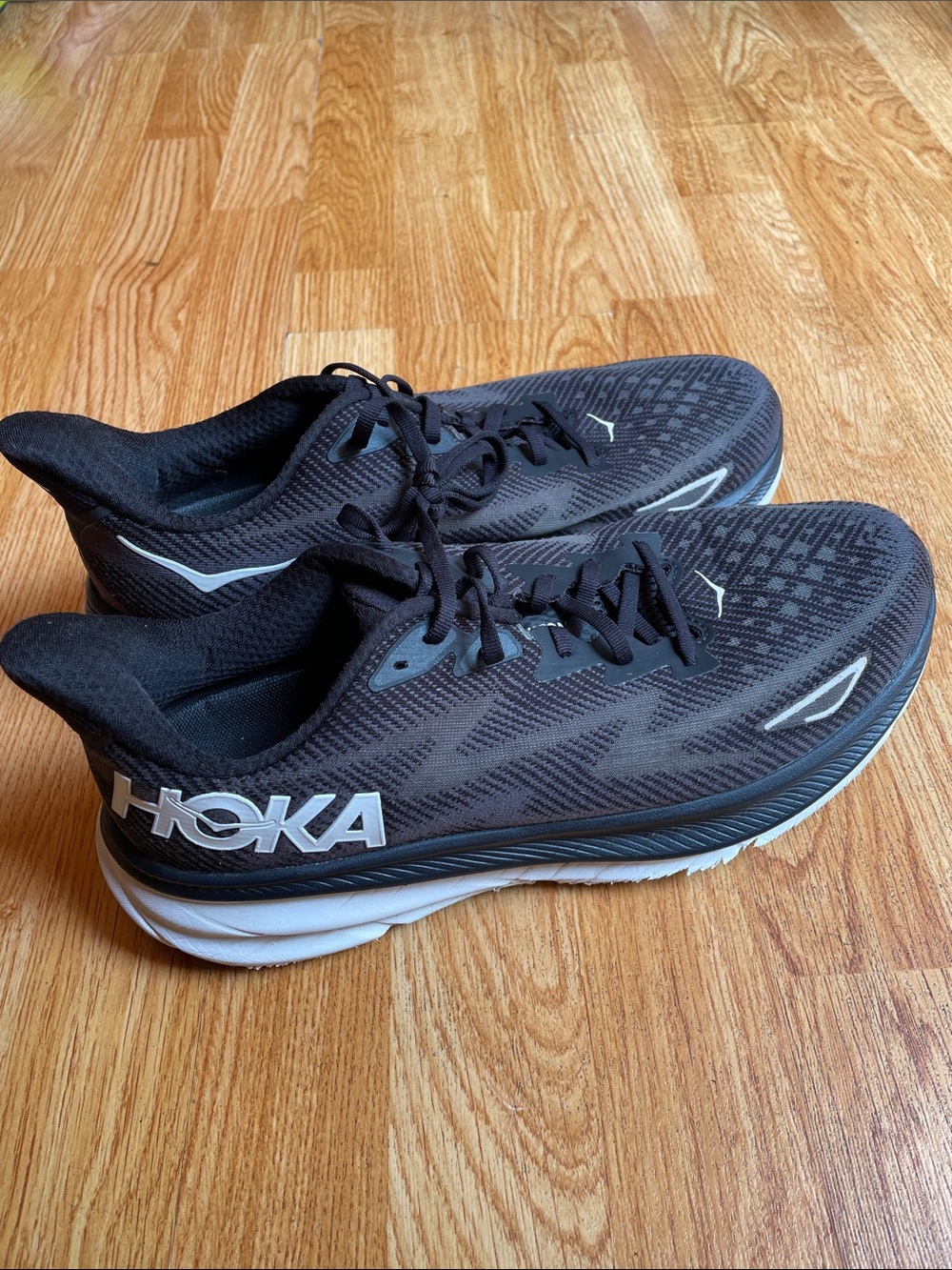HOKA CLIFTON 9